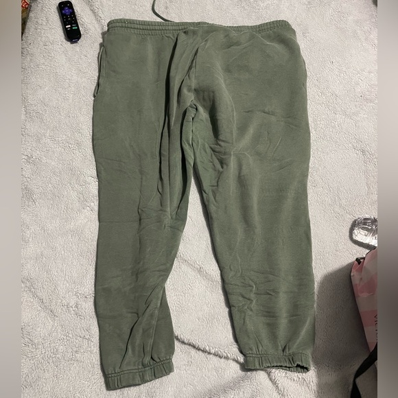 Victorias Secret Pink Slim Ivy sweatpants - Picture 5 of 5